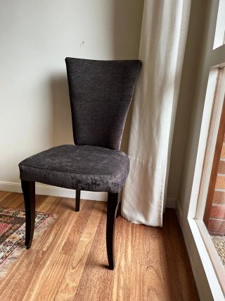 Sillas de comedor de tela y madera