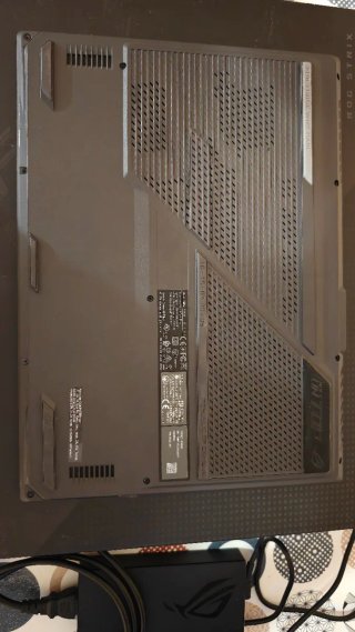 Asus ROG Strix G513Q
