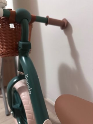 Bicicleta infantil con cesta y timbre