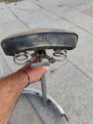 Recambios bicicleta: manillar, ruedas, sillín