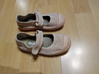 Zapatillas Gorila rosa talla 26