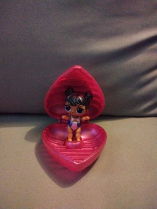 Maletín LOL con accesorios y muñeca