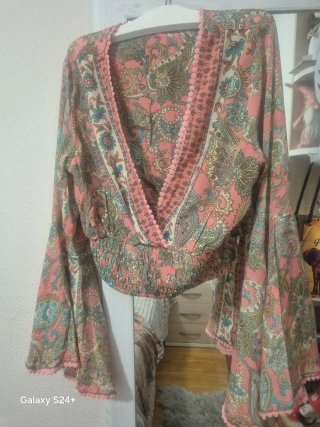 Conjunto falda pantalón y camisa estampado