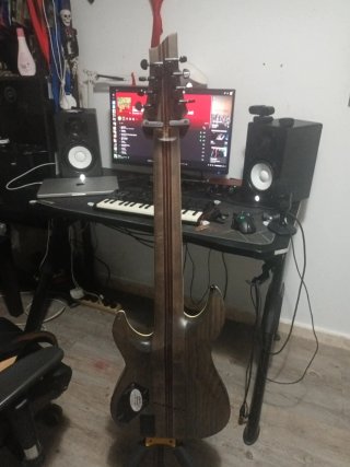 Schecter Evil Twin 8 cuerdas