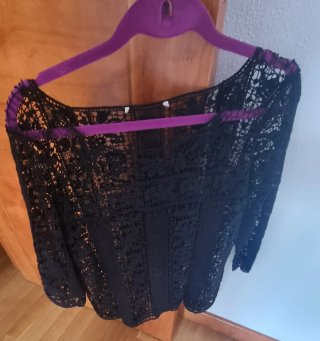 Blusa negra encaje guipur talla S