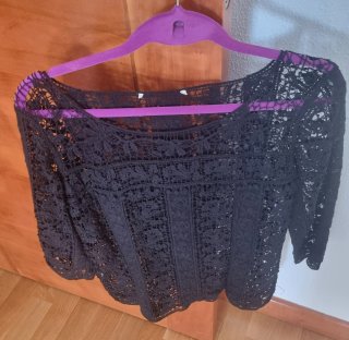 Blusa negra encaje guipur talla S