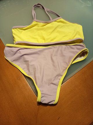 Biquíni infantil amarelo e bege