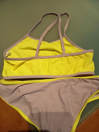 Biquíni infantil amarelo e bege
