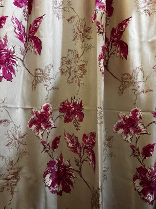Cortinas florales beige y rosa hechas a mano
