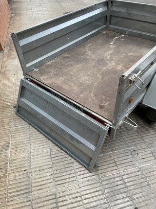 Remolque Cuni 750kg + rampas  subida + documentos