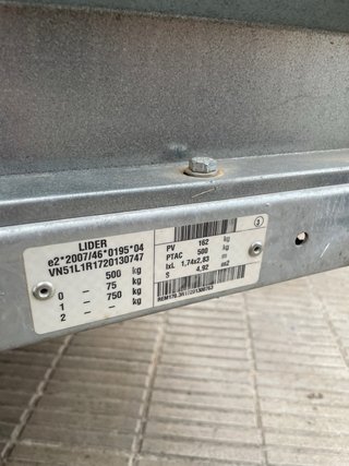 Remolque Cuni 750kg + rampas  subida + documentos