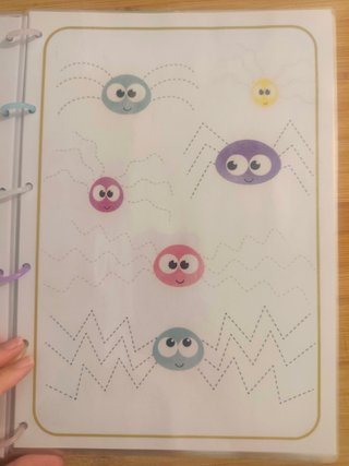 Libro infantil de trazos,plastificado hecho a mano