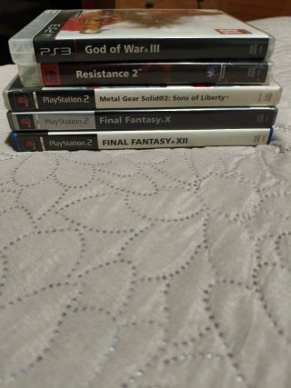 Lote PS2 e PS3: God of War III, Resistance 2, MGS2