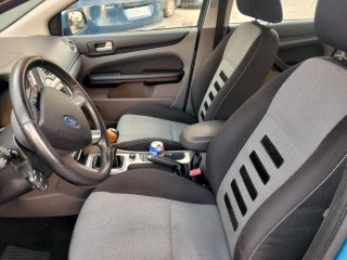 Ford.  Focus  2010