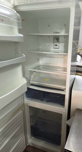 Nevera Fagor. Lavadora Balay. Secadora Indesit.