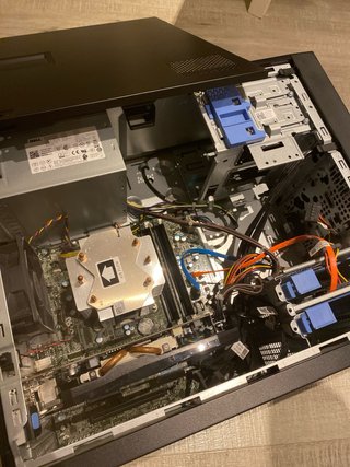 PC Dell i7 7700K 32GB DDR4 Radeon R7 250X