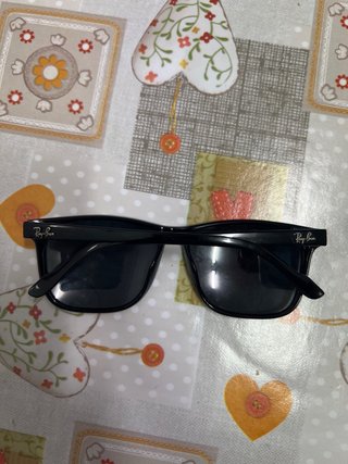 Gafas de sol negras