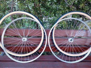 700 B freno varillas, bici antigua, ruedas nuevas