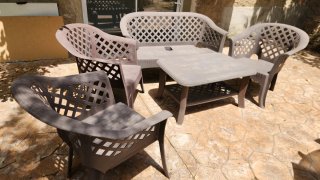 Mesa, banco y sillas de jardín/terraza