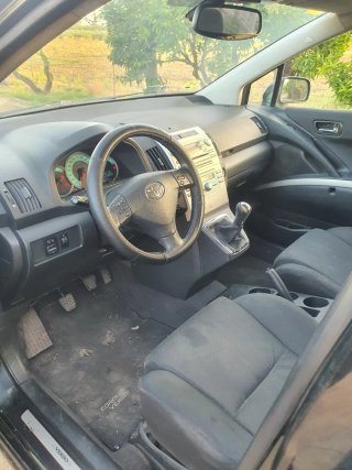 Toyota Corolla Verso 2.2 D4 136 CV