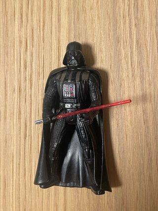 Figura Darth Vader Star Wars con casco rimovibile