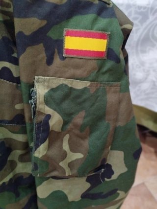 Chaqueta militar camuflaje