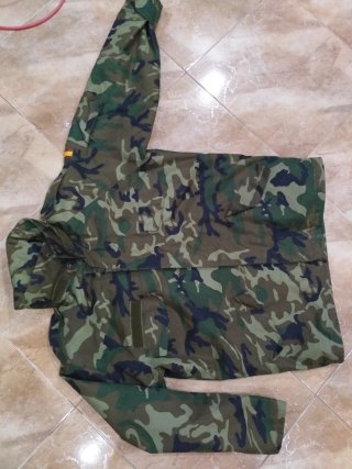 Chaqueta militar camuflaje