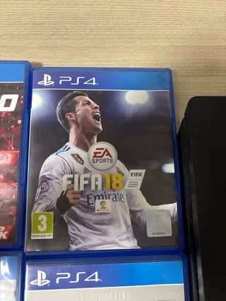 PS4 (PlayStation 4) Nera con giochi