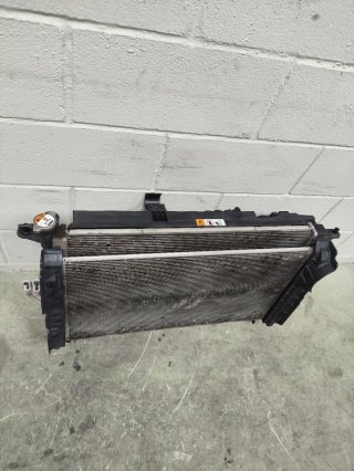 Radiador con ventilador Kia Sportage 1.6 de 2014.