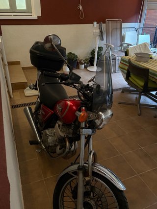 Suzuki GN250 roja