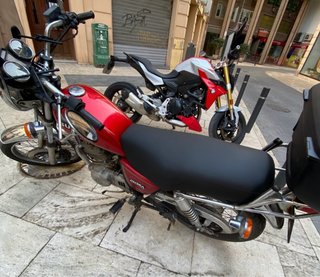 Suzuki GN250 Roja