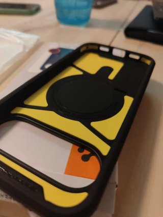 Funda Spigen Tough Armor AI Pixel 10 Pro XL