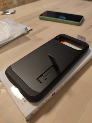 Funda Spigen Tough Armor AI Pixel 10 Pro XL