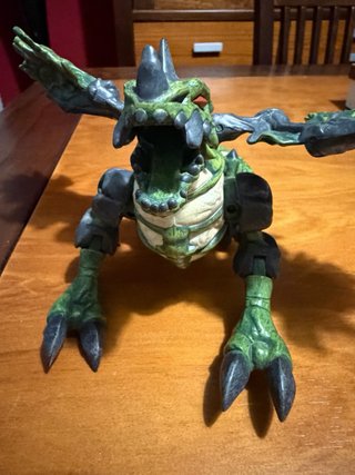 Figura de Dragón Verde Articulado con Alas y Cola