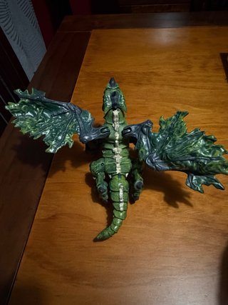 Figura de Dragón Verde Articulado con Alas y Cola