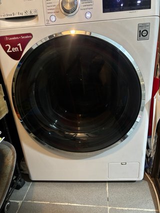 Lavadora Secadora LG TrueSteam 9/6 kg