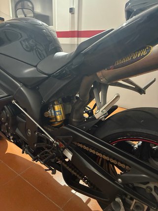 Yamaha R1 2006 Negra