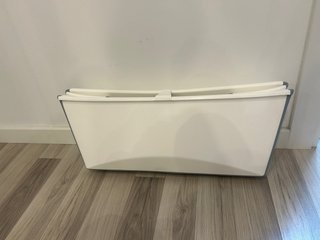 Bañera Stokke bebé blanca y gris