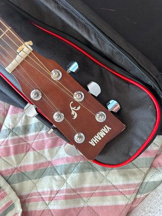 Guitarra Acústica Yamaha F130