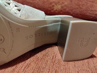 Sandalias Pitillos plateadas-doradas talla 39