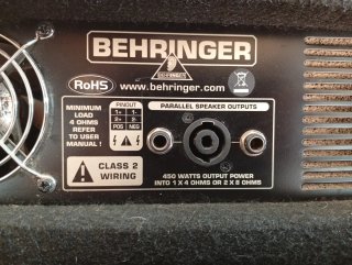 Cabezal y pedal de Bajo Behringer Ultrabass BX4500
