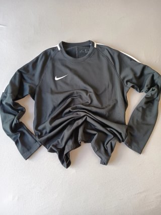 Sudadera Nike Negra con Detalles Blancos