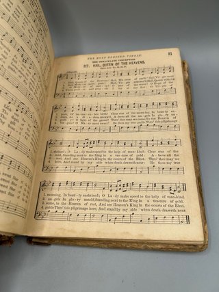 Libro antiguo The Catholic Youth’s Hymn Book 1885