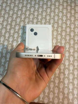 iPhone 13 Apple