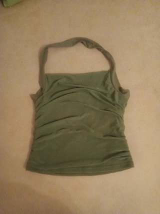 Top verde con tirantes