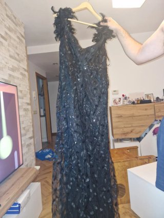 Vestido fiesta plumas negro Shein Talla XL