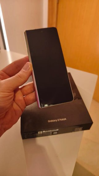 Samsung Galaxy Z Fold 4 Dorado Roto
