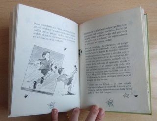 Kika Superbruja, loca por el fútbol