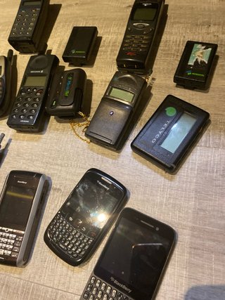 Lote de teléfonos vintage (BlackBerry, Nokia, Eric