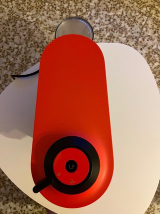 Cafetera Nespresso Vertuo Rojo.
